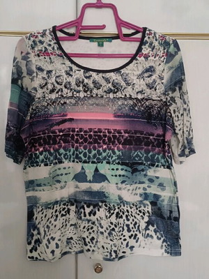 Leonard's blouse like new, size L, lace and rhinestones