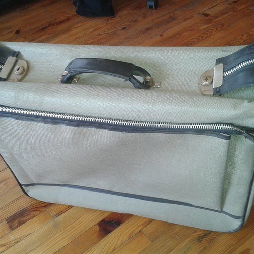 Cheney England 1945 vintage bag with zipper without key