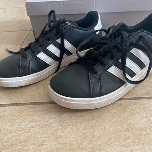 Adidas sneakers size 36 like new, black and white