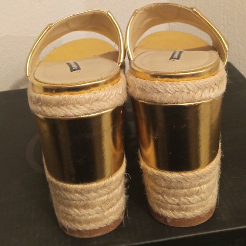 Zara platform sandals size 39 gold like new