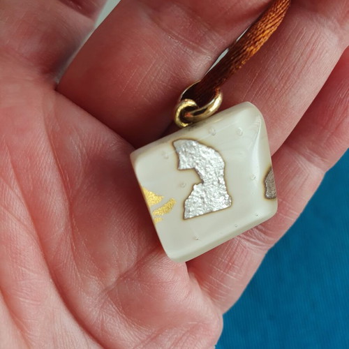 Murano glass necklace like new, white with silver and gold
