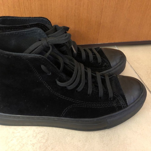 Italian athletic shoes new, black velvet size 37