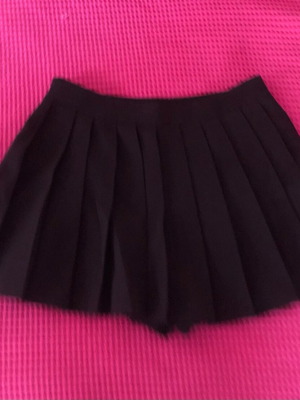 Mini skirt with inner shorts Shein black like new