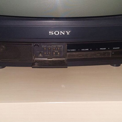 Sony Trinitron 15 System Vintage CRT TV 14 Inch Like New