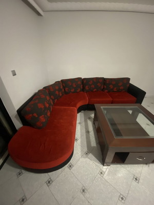 Corner sofa like new, dimensions 2×1.80 m
