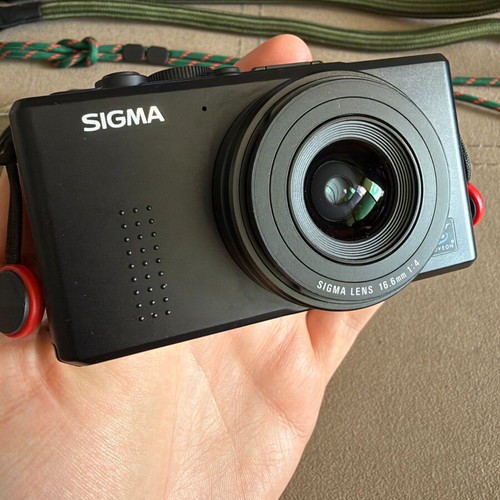 Sigma DP1s camera like new, rare model with Foveon X3 sensor