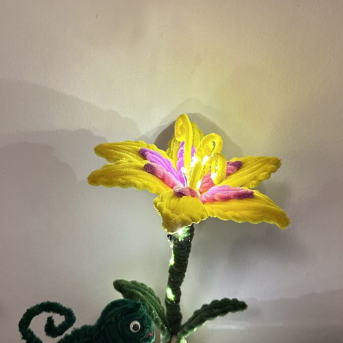 Rapunzel Flower table lamp new