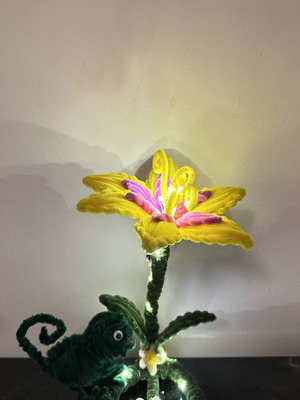Rapunzel Flower table lamp new