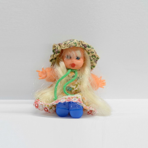 El Greco Filenaditsa doll 80s like new, miniature bean doll with hat
