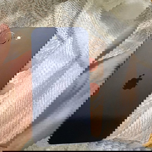 IPhone 16e 128GB σαν καινούργιο, μαύρο