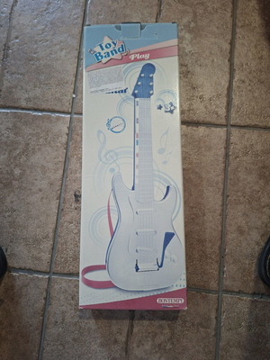Children's guitar, age 3+
