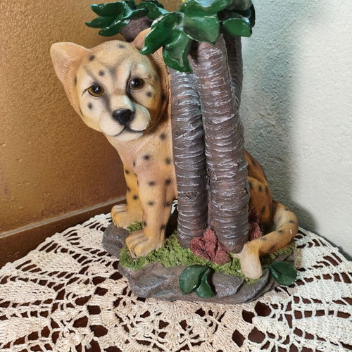 Vintage 1985 Hamco Baby Cheetah Tropical Forest resin decoration, large