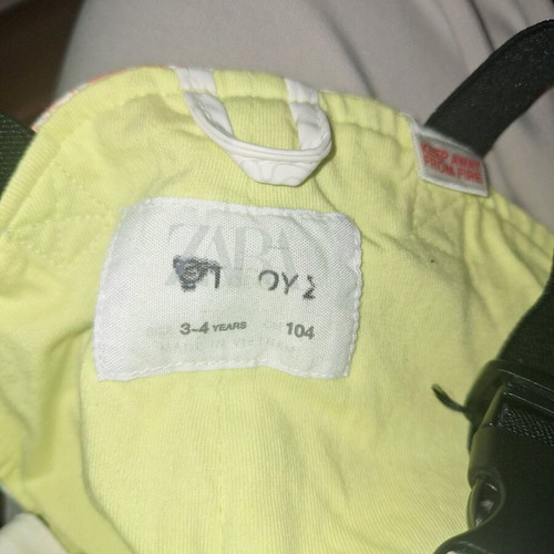 Unisex salopette with lining and waterproof, like new, size 3-4 years