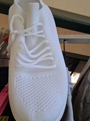 White athletic shoes size 40 like new, anatomical comfort