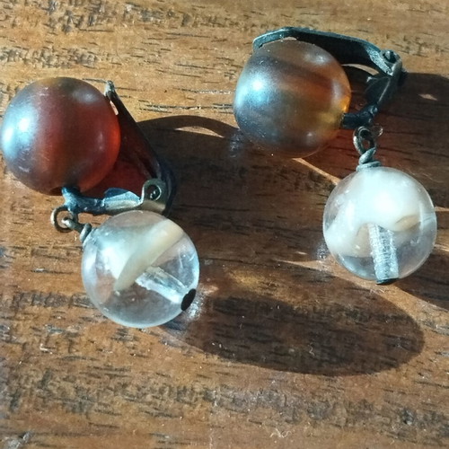 Vintage earrings with Art Deco style clip and glass beads, like new