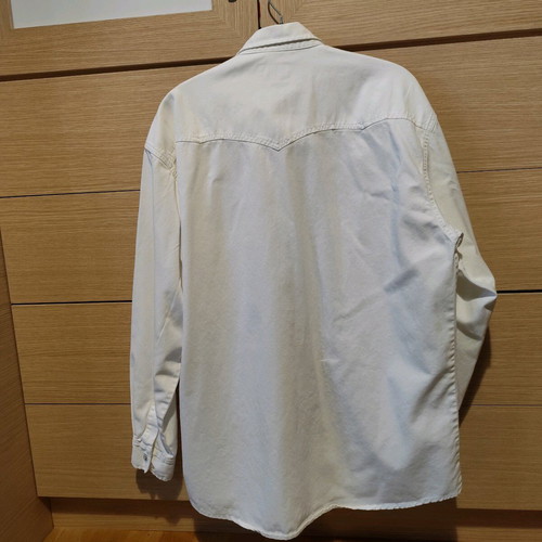 White shirt like new, size M, denim-like fabric