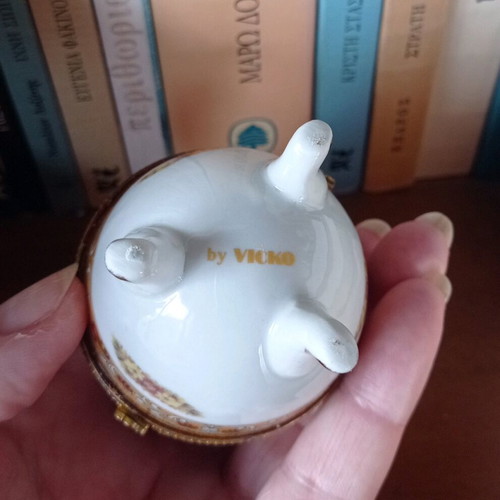 Porcelain egg like new with roses