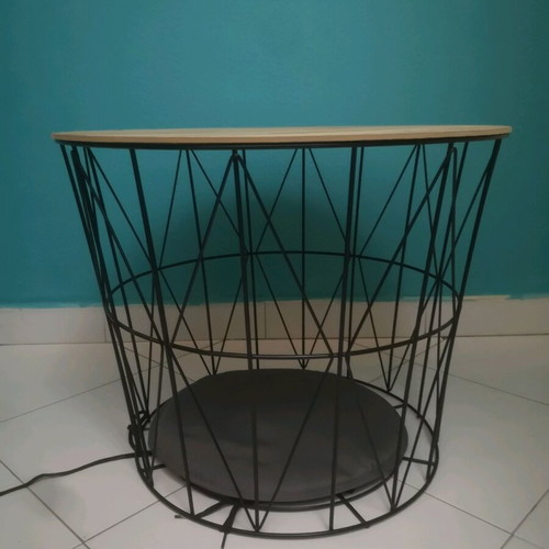 Table with storage space like new