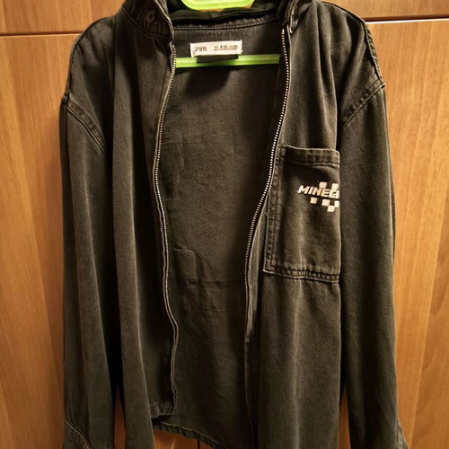 Spring jacket Zara with Minecraft logo used, detachable hood