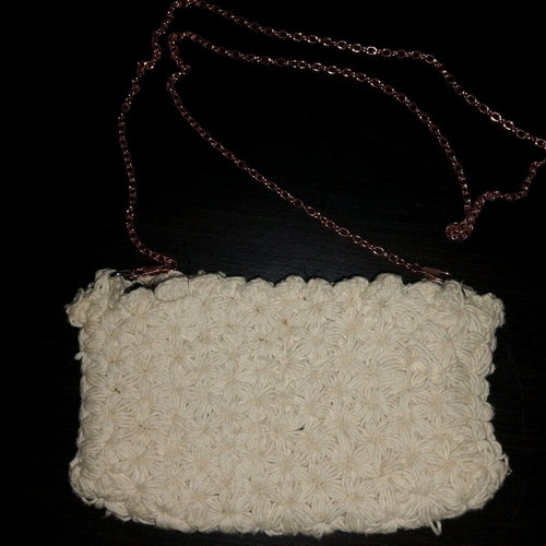Handmade white crossbody bag like new with magnetic closure