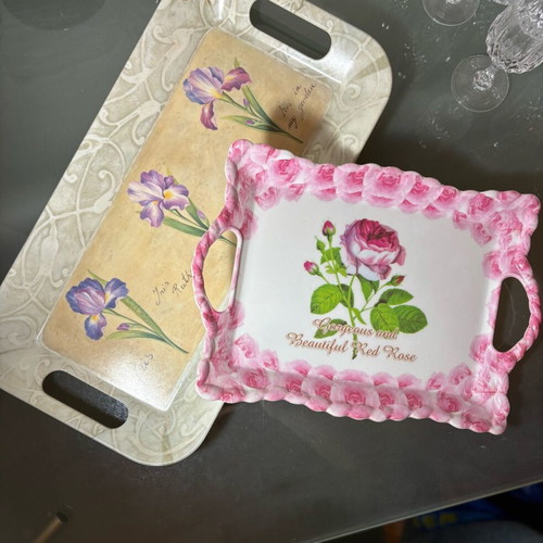 Plastic serving trays new, set of 2 pieces