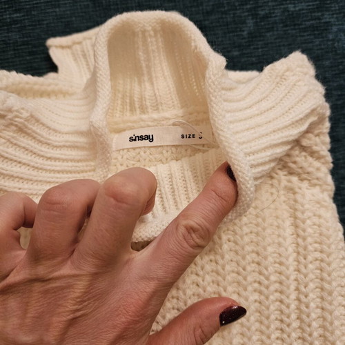 Sinsay white pullover size small like new