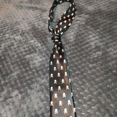Gothic tie with skulls black and white