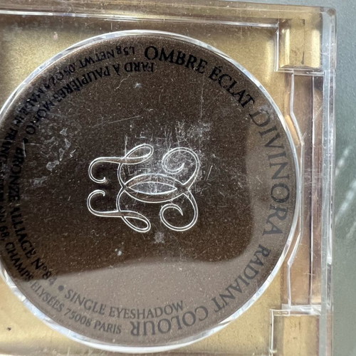 Guerlain single eyeshadow used, dark olive ombrer éclat DIVINORA