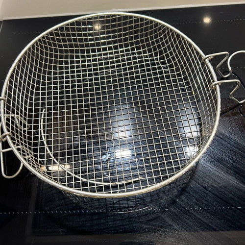 Frying pan basket like new, metal mesh 25cm