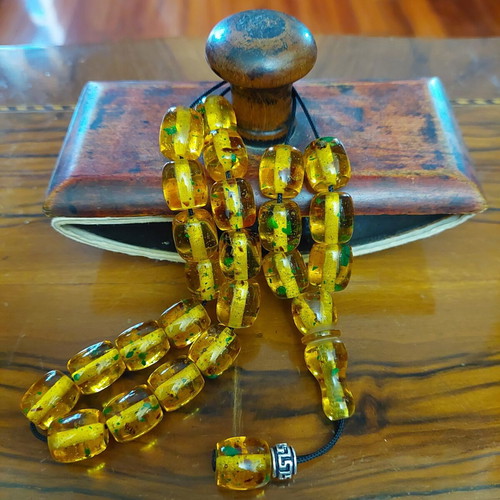 Resin Komboloi with 23+1 Beads and Amber Inlays like new