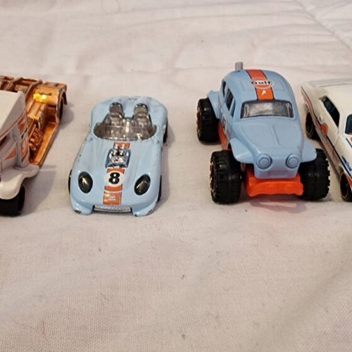 Hot Wheels toy cars like new, Gulf