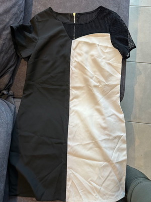 Dresses in excellent condition, pack sizes S and M