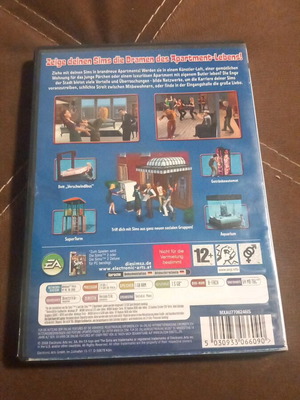 Sims 2 PC game used, classic
