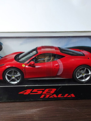 Hotwheels Elite Ferrari 458 Italia Metal Model Scale 1:18 new