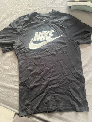 Nike μαύρο T-shirt Small σαν καινούργιο