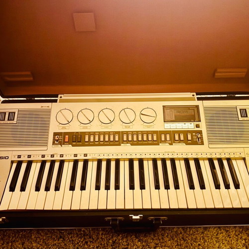 Casio Casiotone CT-810 Vintage Keyboard like new, full set