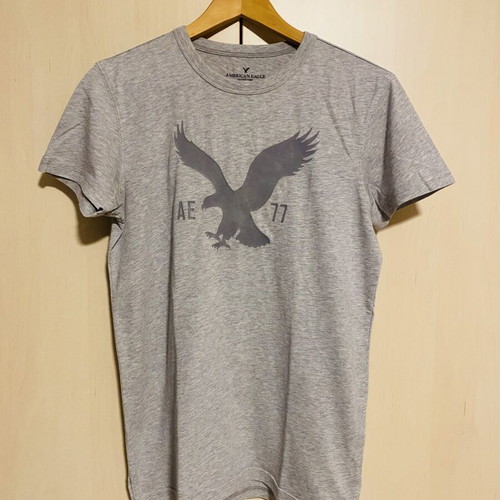 American Eagle cotton t-shirts like new, grey and navy blue set of two