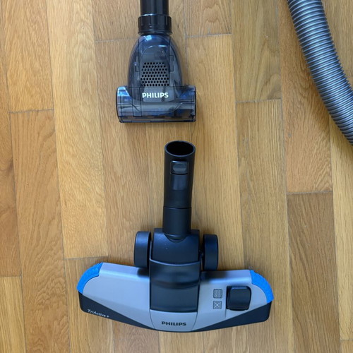 Philips Power Cyclone 7 Series 5000 Vacuum Cleaner 900W with Carpet, Pet and Floor Nozzles