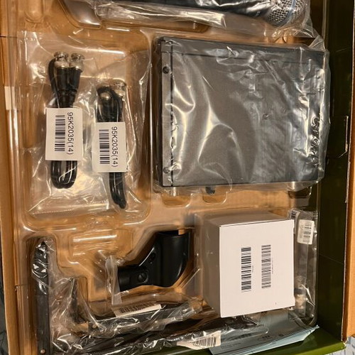 Shure wireless microphone like new, professional use, with box