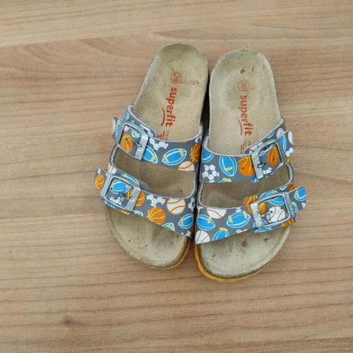 Children's sandals used, size 28