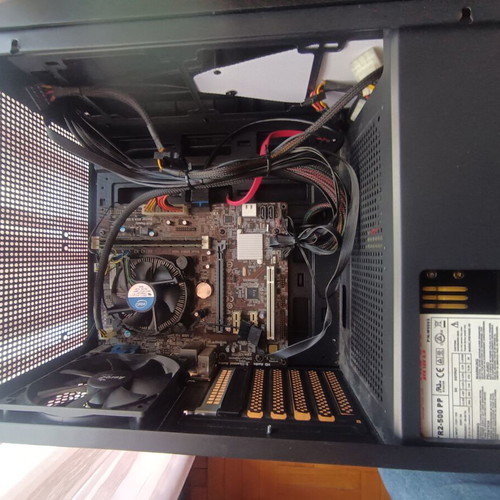 Desktop PC i5 4th generation like new with 8GB RAM and 500GB HDD