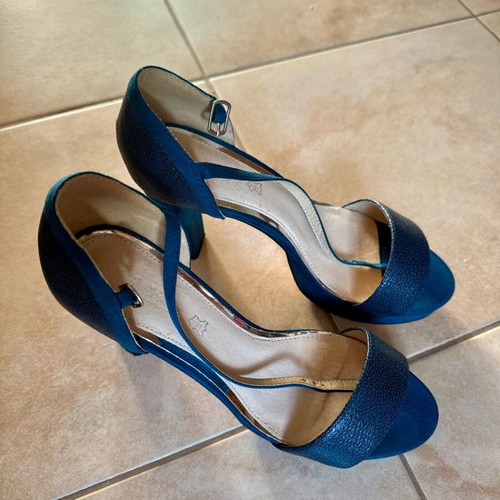 Women's sandals like new, blue soft fabric