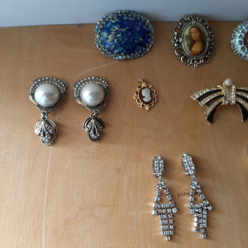 Vintage Atelier jewelry set used, colorful, 60s-70s
