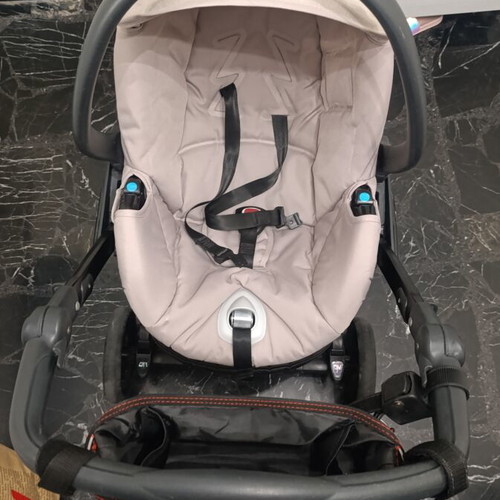 Cam 3-in-1 stroller like new with adjustable seat and car seat