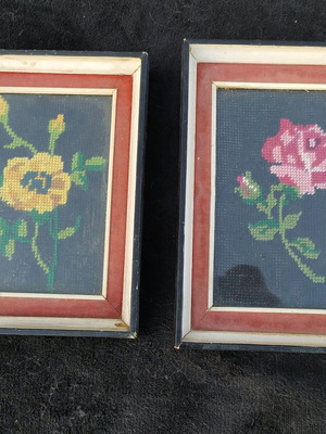 Κεντητά καδράκια χειροποίητα με λουλούδια σε καλή κατάσταση