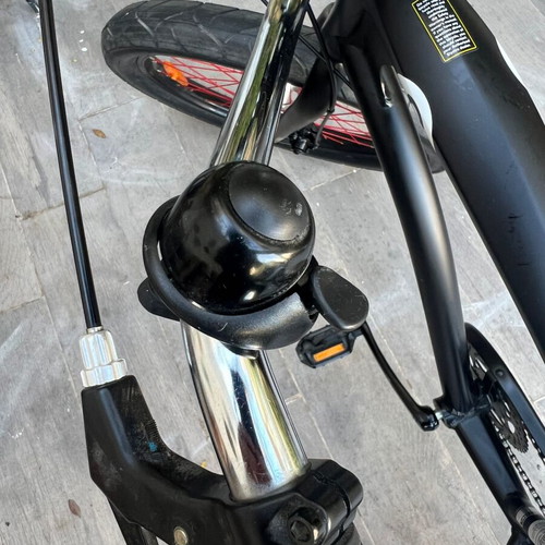 Electra Straight 8 8i Cruiser bike like new, 8-speed, 24-inch wheels