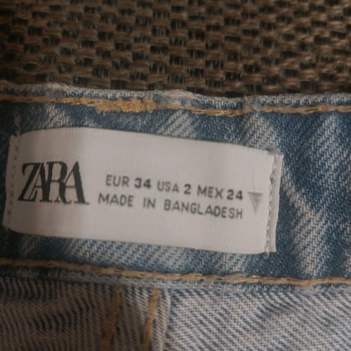 Zara women's jeans size 34, like new, high waist mom fit