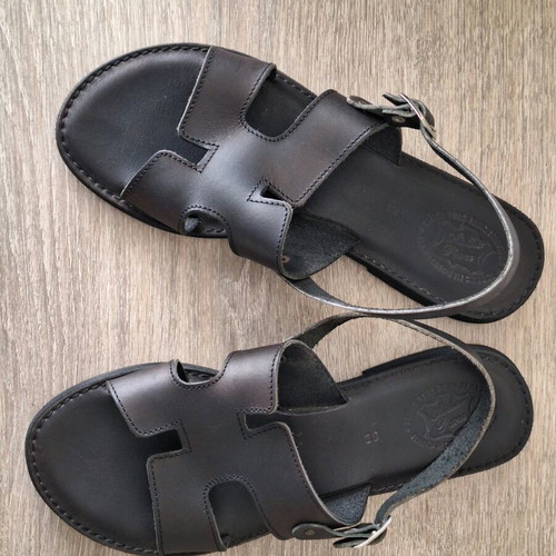 Leather black sandals like new, size 39
