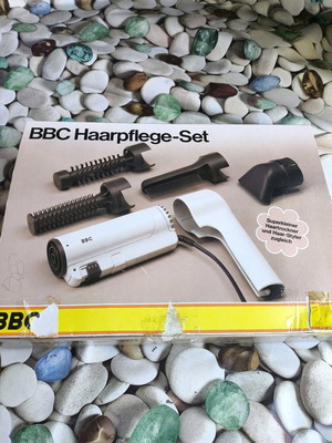 Hair dryer used with 3 attachments, German
