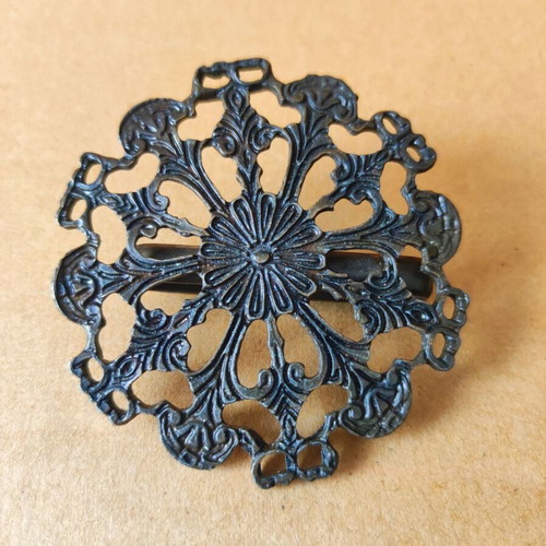Belt buckle bronze with vintage carved floral design like new